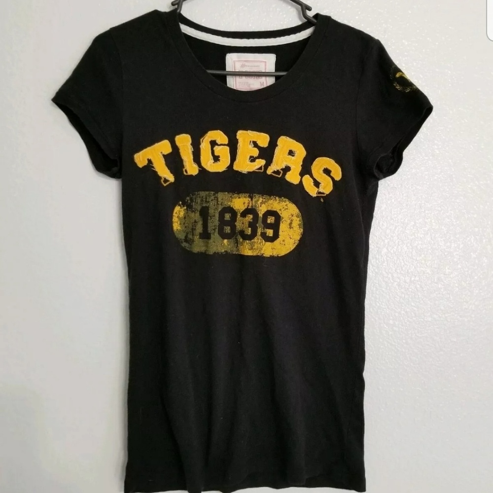 PINK Victoria secret women's shirt size medium
